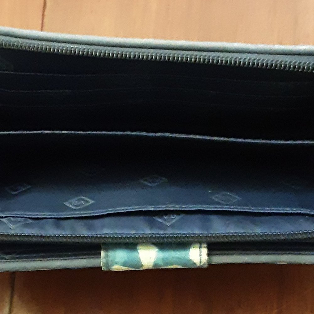 Vera Bradley Wallet - Picture 5 of 5